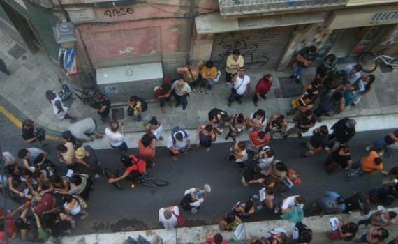 Hoy duermen en casa, otro Post Data, historia de un desahucio