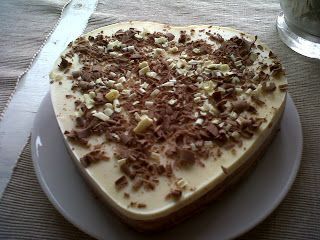 tarta 3 chocolates corazón merienda con amigas