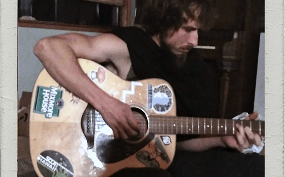 Sam toca la guitarra, otro Post Data, Ruiz Capillas
