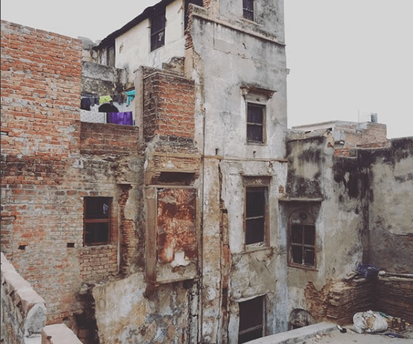 un mono que no está, Varanasi, Benarés, India, otro Post Data