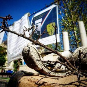 2 lobos,monumento plaza de la Libertad, Budapest, judío, homenaje, holcoausto, otro Post Data