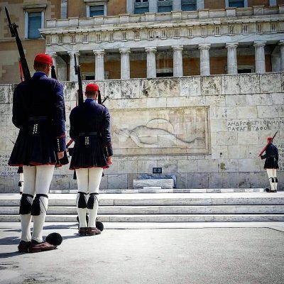 cambio de la guardia Atenas, otro Post Data