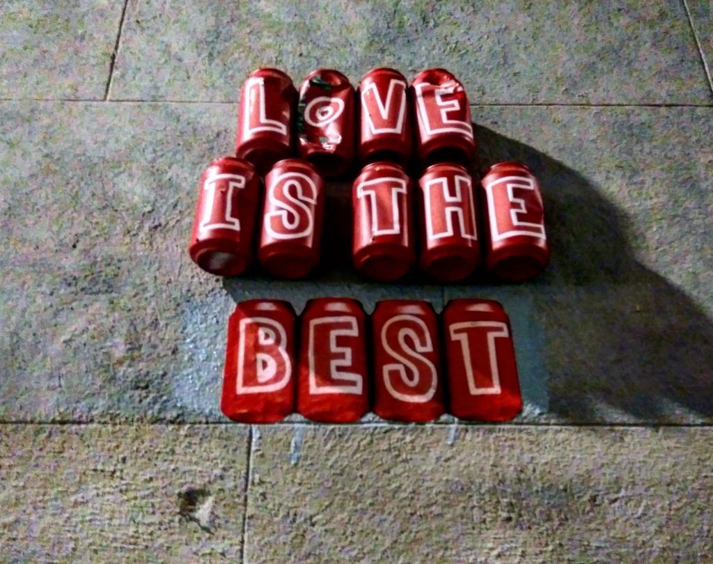 Love is the best, urban art, otro Post Data