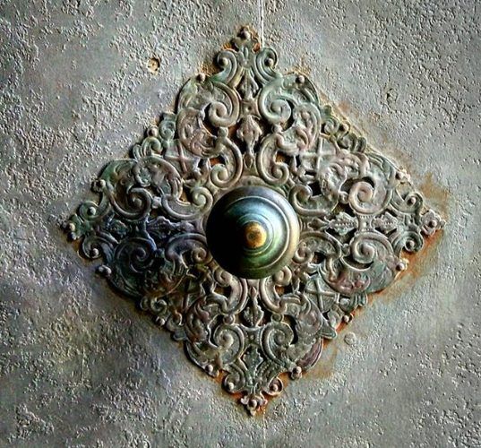 las puertas de la iglesia de Santa Eulalia, Palma, otro Post Data, judío