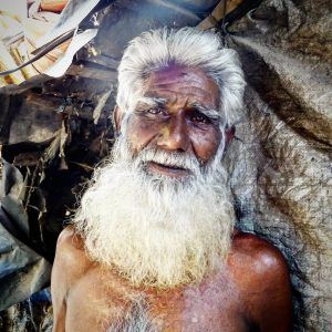 un clon italiano en Madrid de un bangladeshi en Benarés, otro Post Data