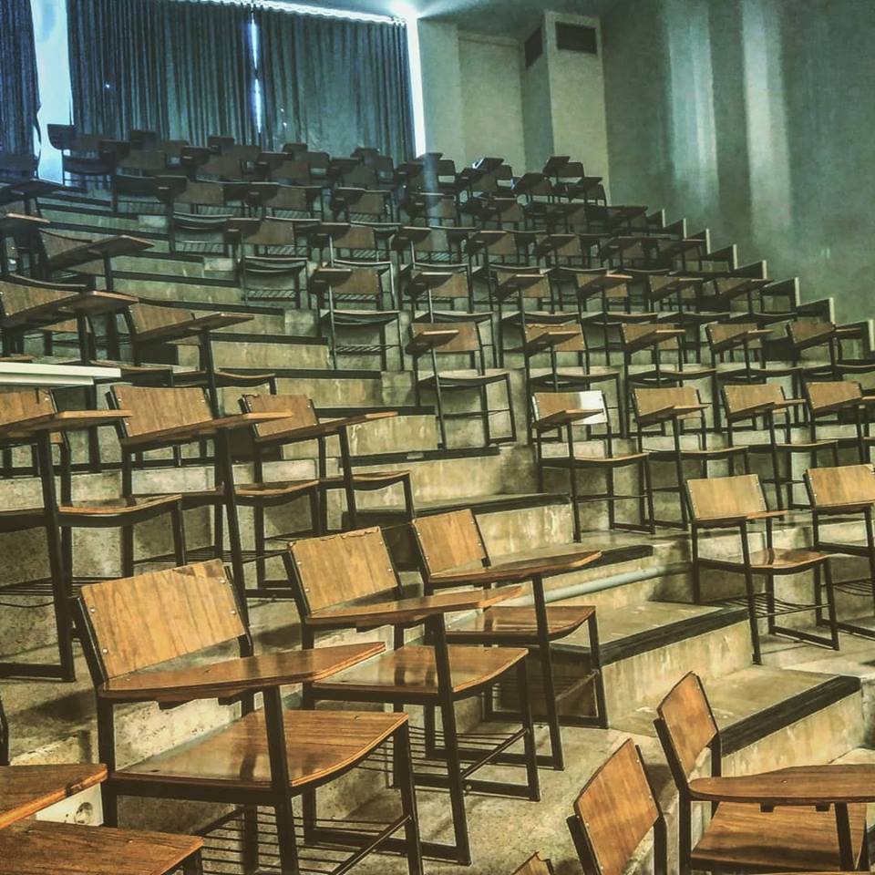 otro Post Data, el ser humano es extraordinario, divagación primera, ciencia, medicina, facultad