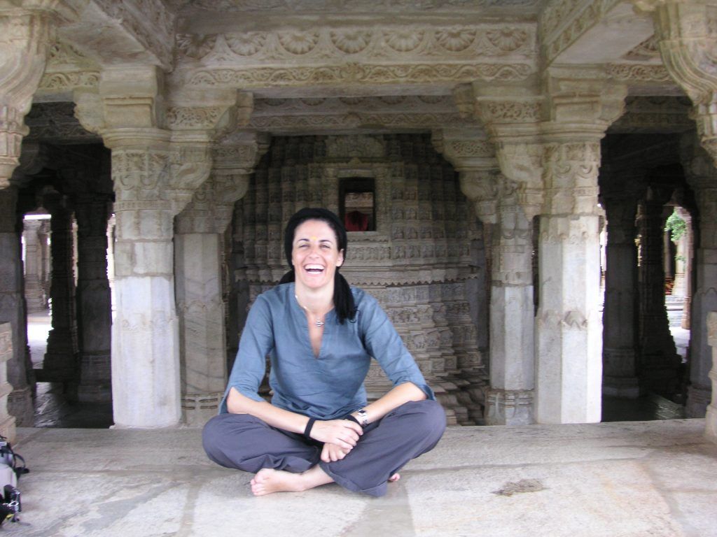 Pilar Ruiz Costa, otro Post Data, meditación para dummies, India, templo, retiro