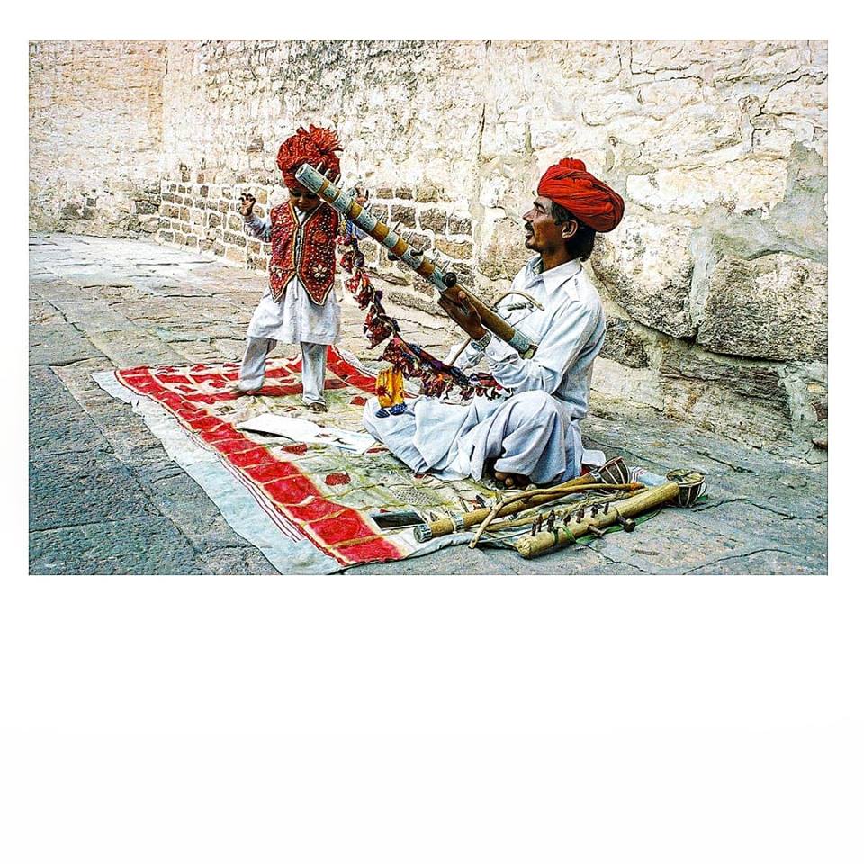 otro Post Data, los niños esclavos, India, mendigos