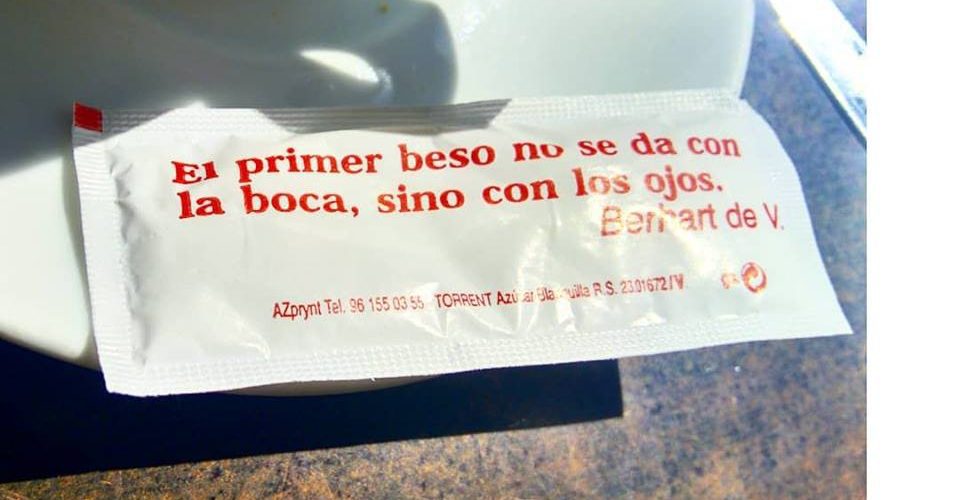 sobre besos, otro Post Data, el primer beso se da con los ojos